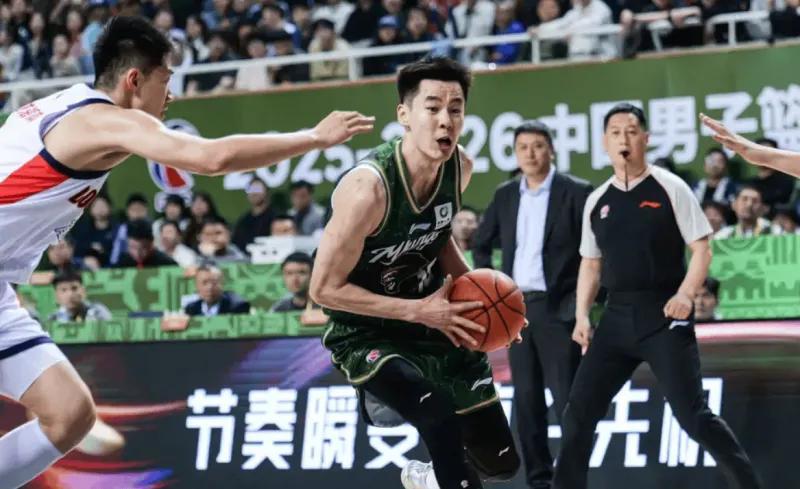 华体会体育app下载-卡位战就这么给败没了?各将尽力,王世龙2用人主导输广州!