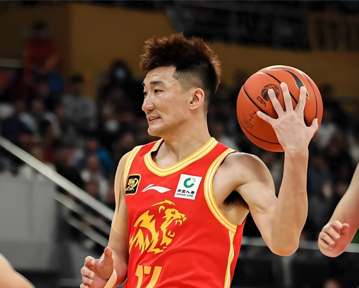 赢上海8分！CBA记者批评广厦队1人：王博早弃用他，不会0-3落后